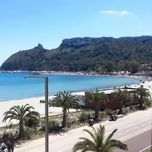 Charlottemaison , Cagliari Italia